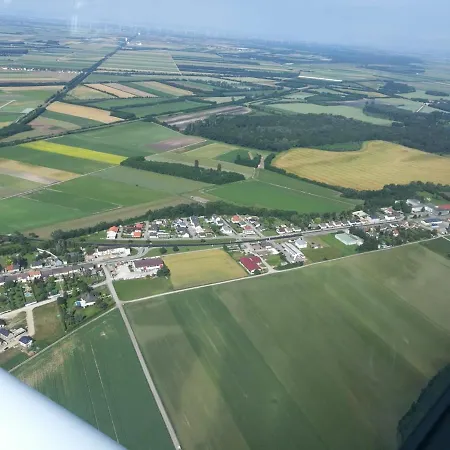 Gaestehaus Bernstein 汽车旅馆